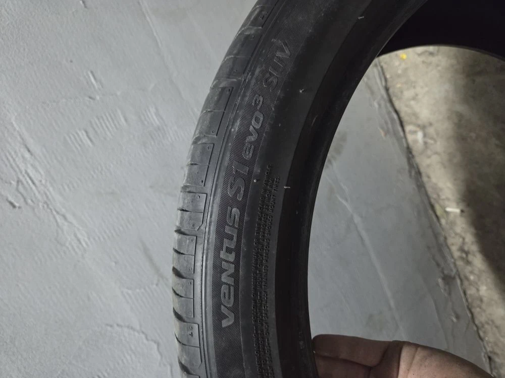 Гуми Летни 285/35R22