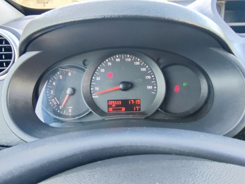 Renault Kangoo 1.5 DCI  EURO 5 B, снимка 6 - Автомобили и джипове - 40566324