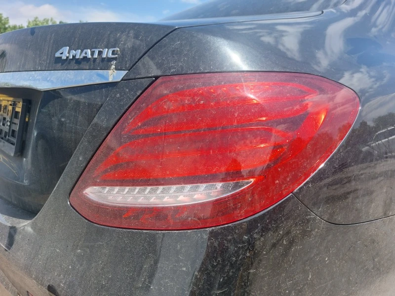 Mercedes-Benz E 220 W213 AMG 4MATIC, снимка 14 - Автомобили и джипове - 46242194