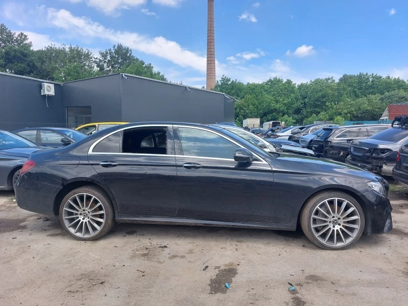 Mercedes-Benz E 220 W213 AMG 4MATIC, снимка 6 - Автомобили и джипове - 46242194