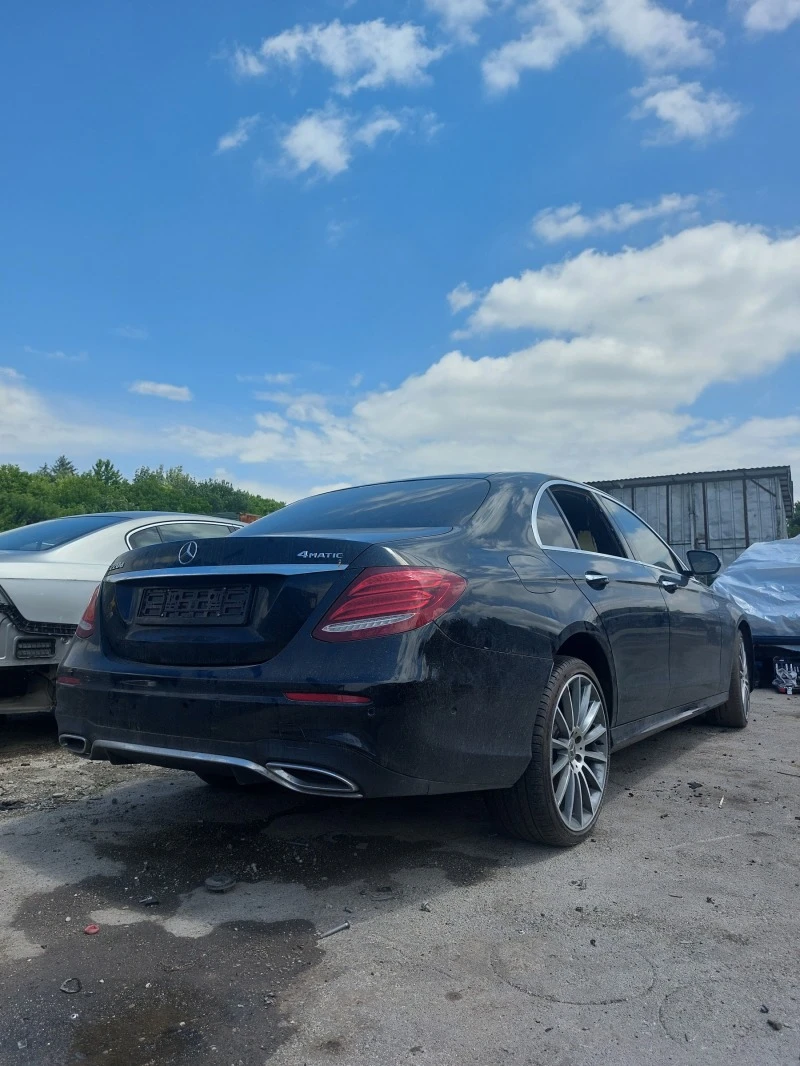 Mercedes-Benz E 220 W213 AMG 4MATIC, снимка 7 - Автомобили и джипове - 46242194