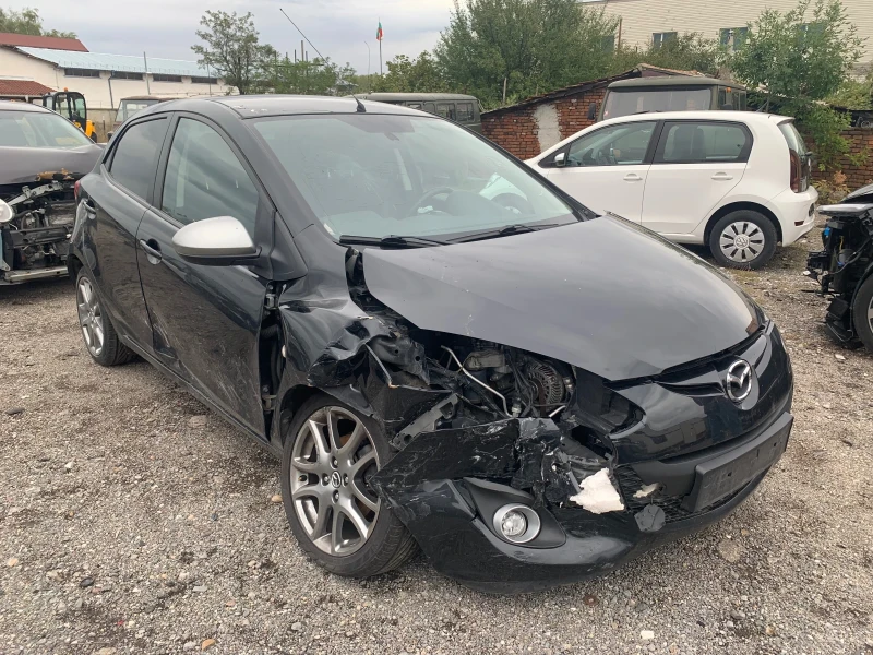 Mazda 2 1.3i, снимка 1 - Автомобили и джипове - 47702907