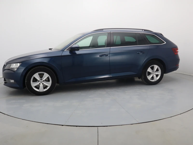 Skoda Superb, снимка 5 - Автомобили и джипове - 47929520