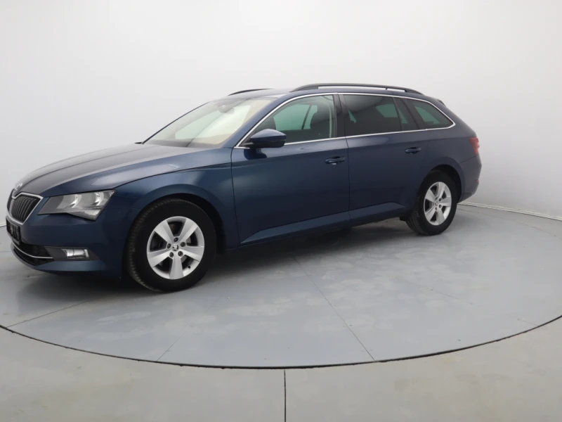 Skoda Superb, снимка 4 - Автомобили и джипове - 47929520