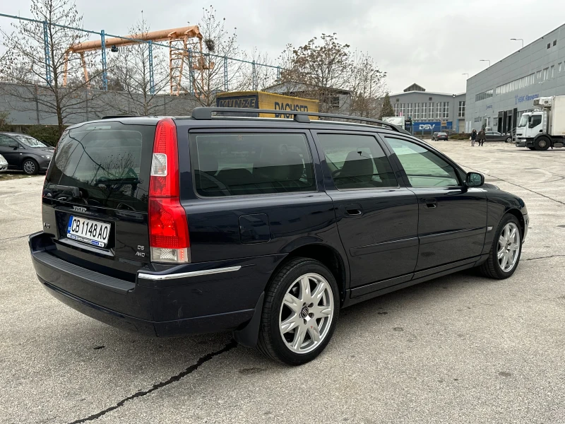 Volvo V70, снимка 4 - Автомобили и джипове - 48237435