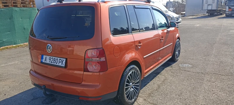 VW Touran, снимка 5 - Автомобили и джипове - 49247194