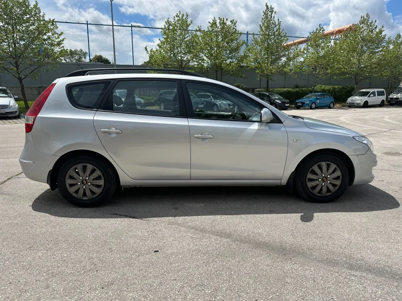 Hyundai I30 1.6d Автоматик, снимка 5 - Автомобили и джипове - 50203128