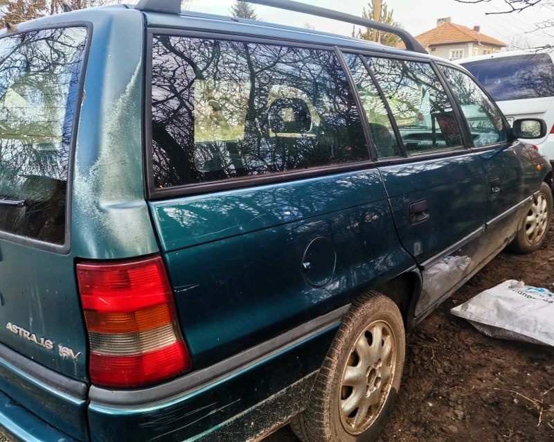 Opel Astra 1.6, снимка 2 - Автомобили и джипове - 53288847