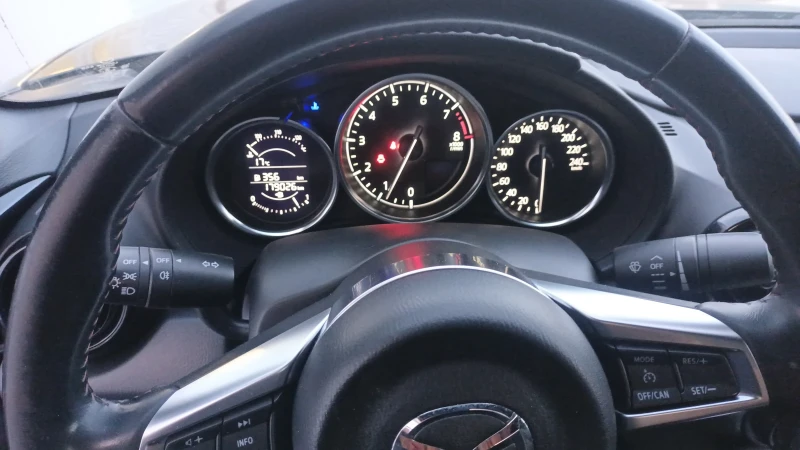 Mazda Mx-5 Miata, снимка 11 - Автомобили и джипове - 53302657