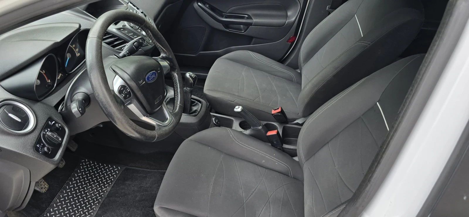 Ford Fiesta 1.5D - изображение 7