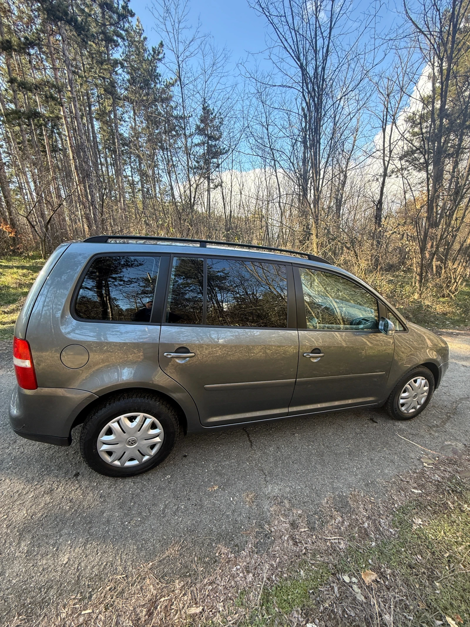 VW Touran 1.9 TDI, снимка 7 - Автомобили и джипове - 53721883