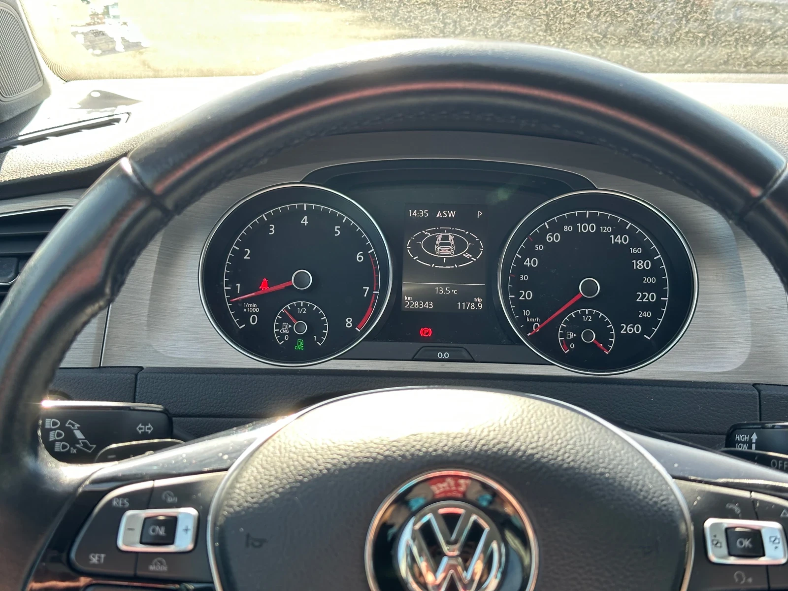 VW Golf 1.4 TGI, снимка 12 - Автомобили и джипове - 53757208