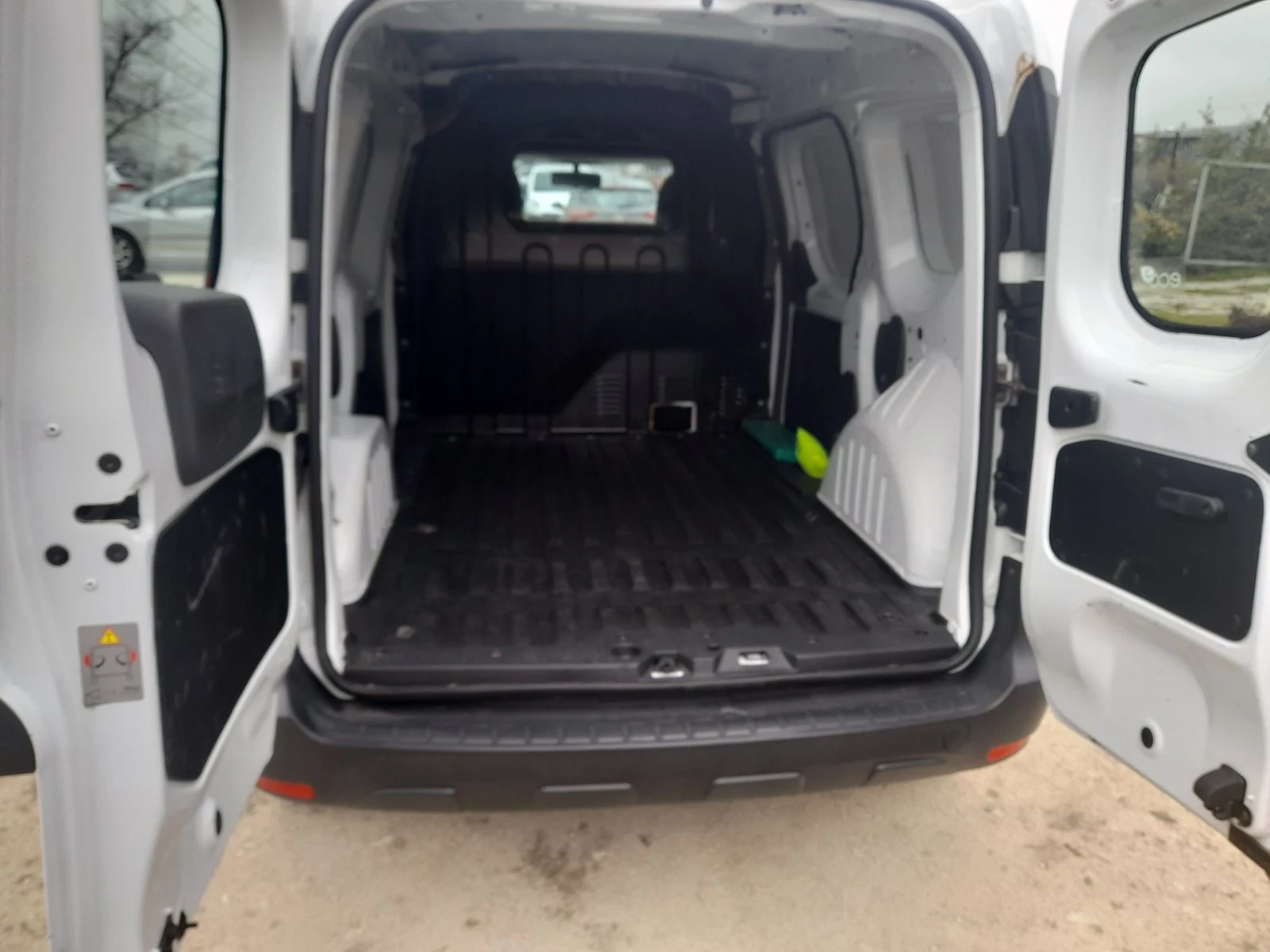 Dacia Dokker 1.5 DCI , снимка 12 - Автомобили и джипове - 53822434