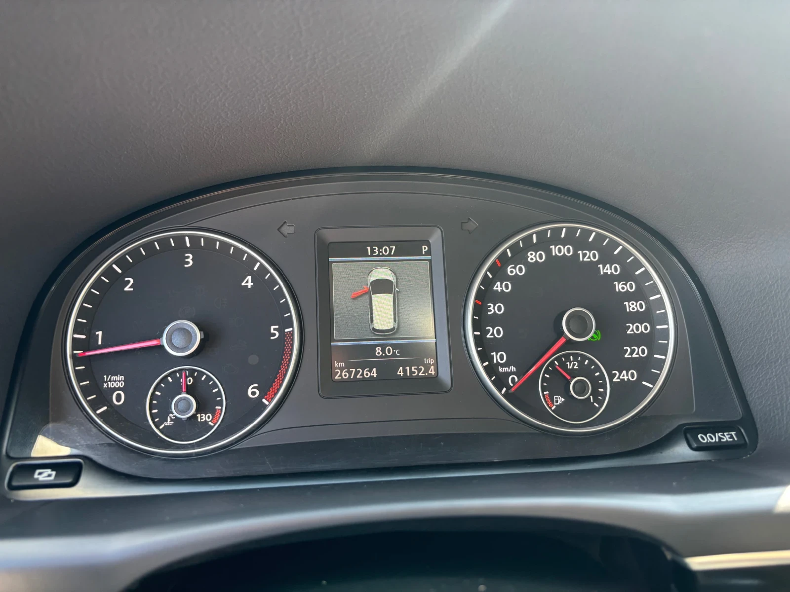 VW Touran Автомат Панорама Печка Ксенон Лед, снимка 8 - Автомобили и джипове - 53836477