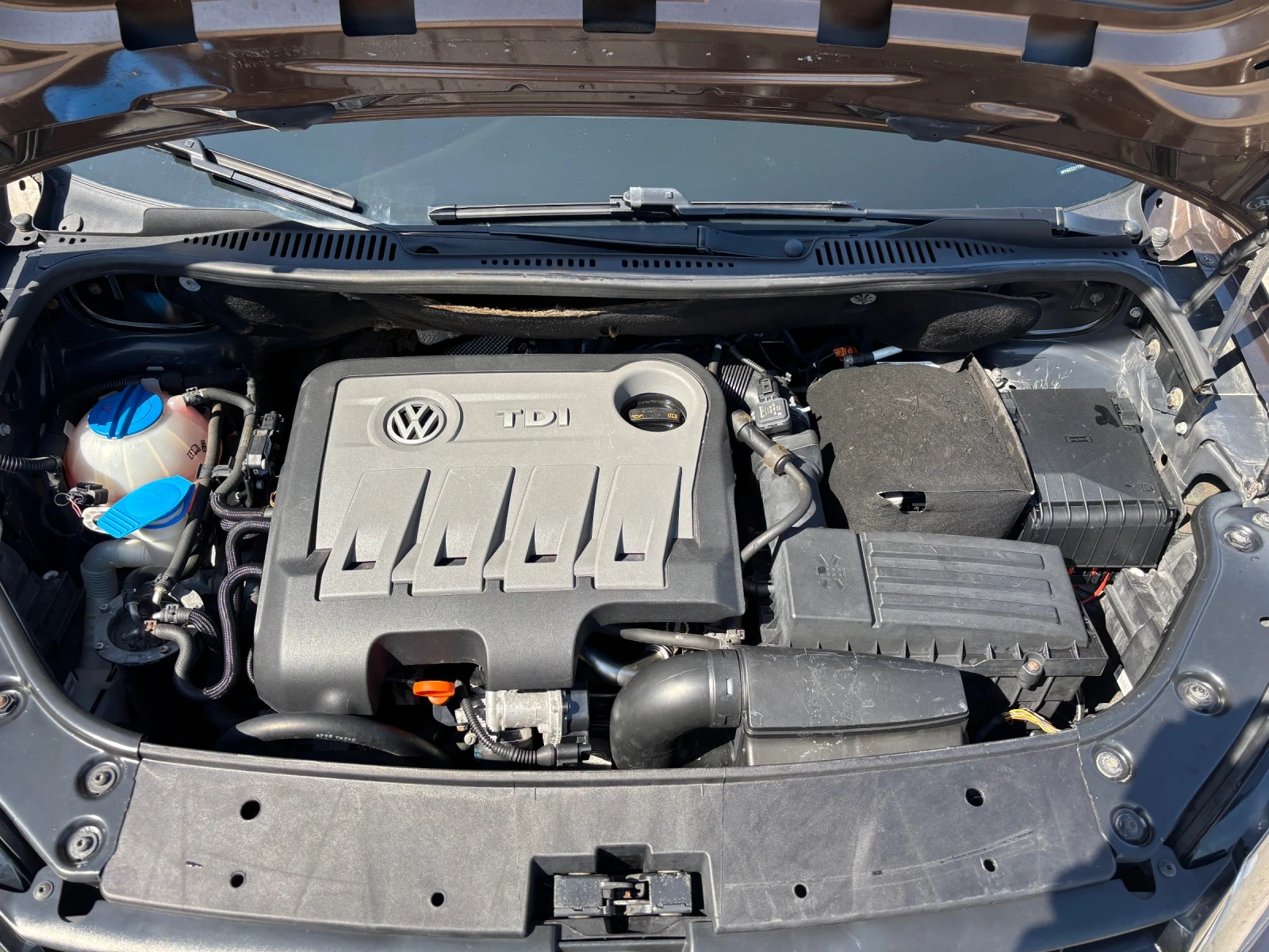 VW Touran Автомат Панорама Печка Ксенон Лед, снимка 12 - Автомобили и джипове - 53836477