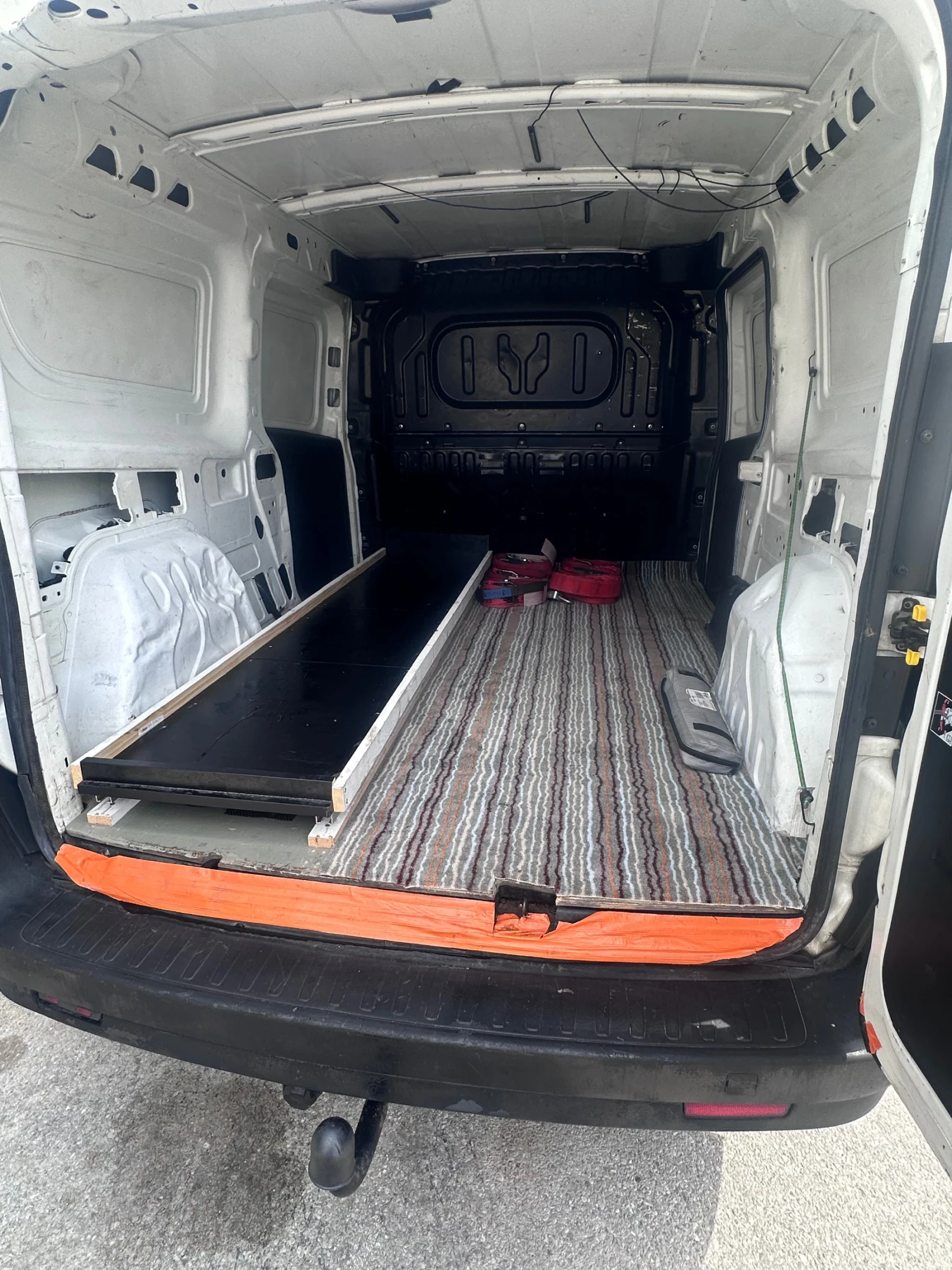 Fiat Doblo 1.3 Maxi, снимка 9 - Автомобили и джипове - 54377385