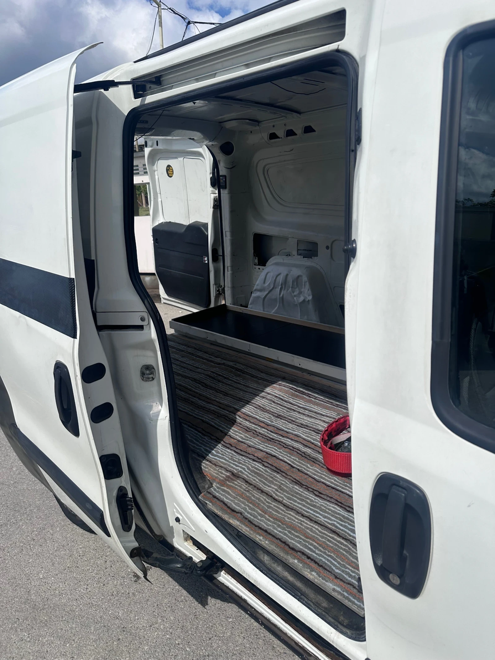 Fiat Doblo 1.3 Maxi, снимка 11 - Автомобили и джипове - 54377385