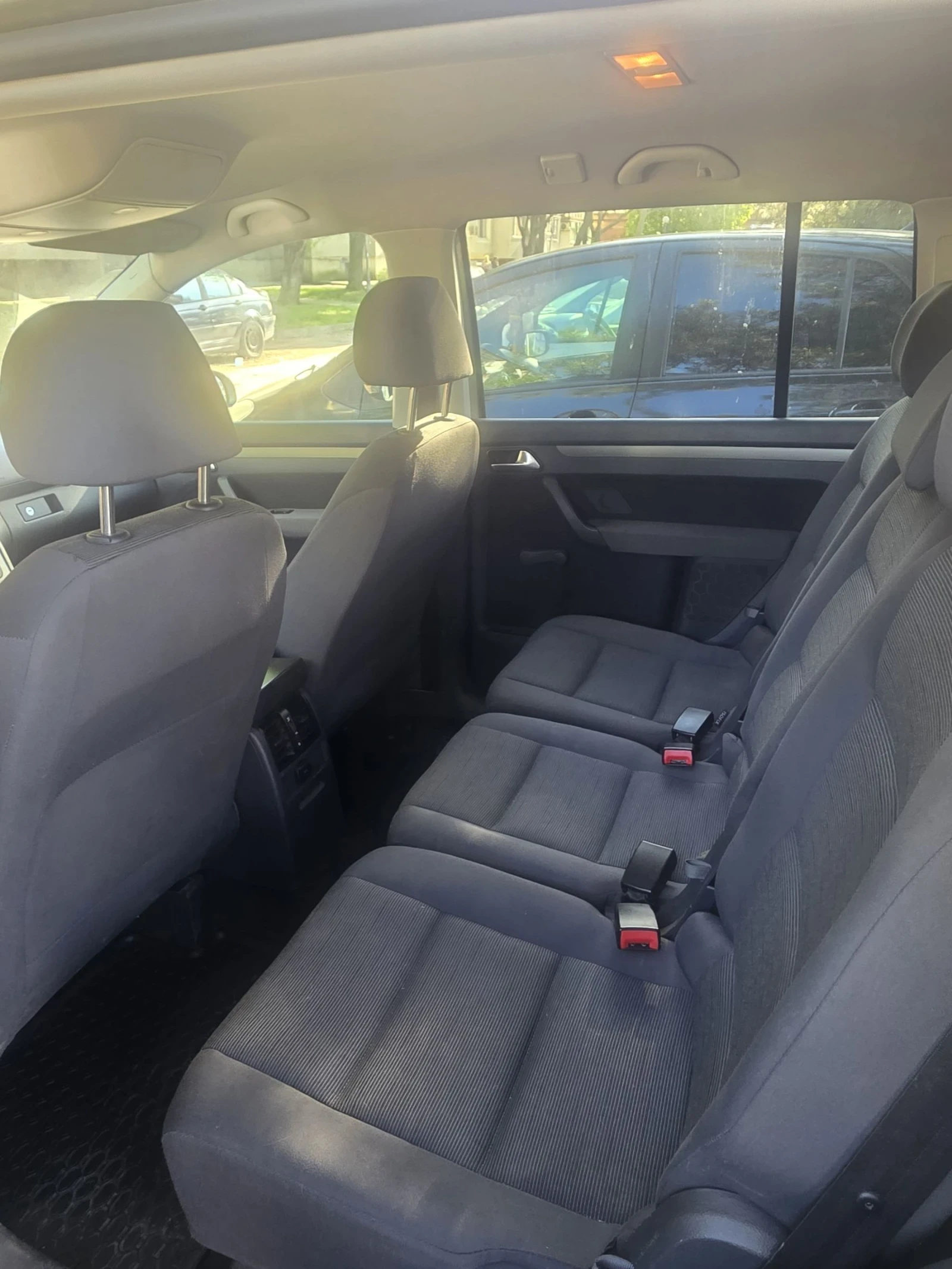 VW Touran, снимка 5 - Автомобили и джипове - 54417093