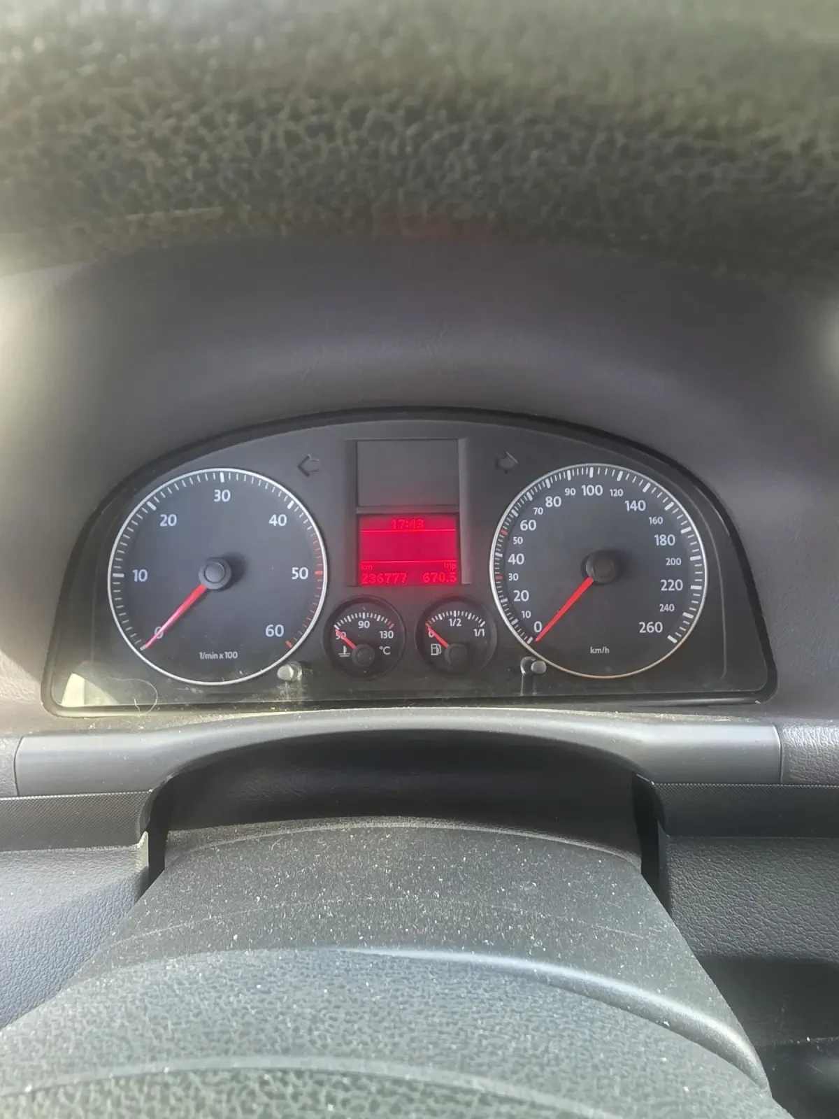 VW Touran, снимка 6 - Автомобили и джипове - 54417093