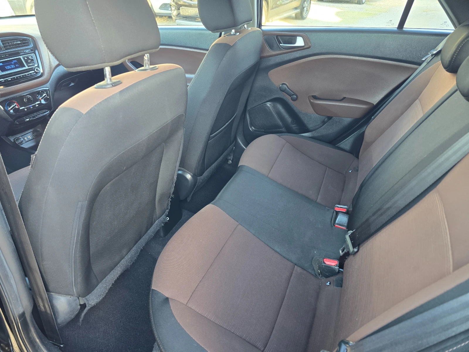 Hyundai I20 1.2i-85k.c-EURO-6, снимка 10 - Автомобили и джипове - 54703338
