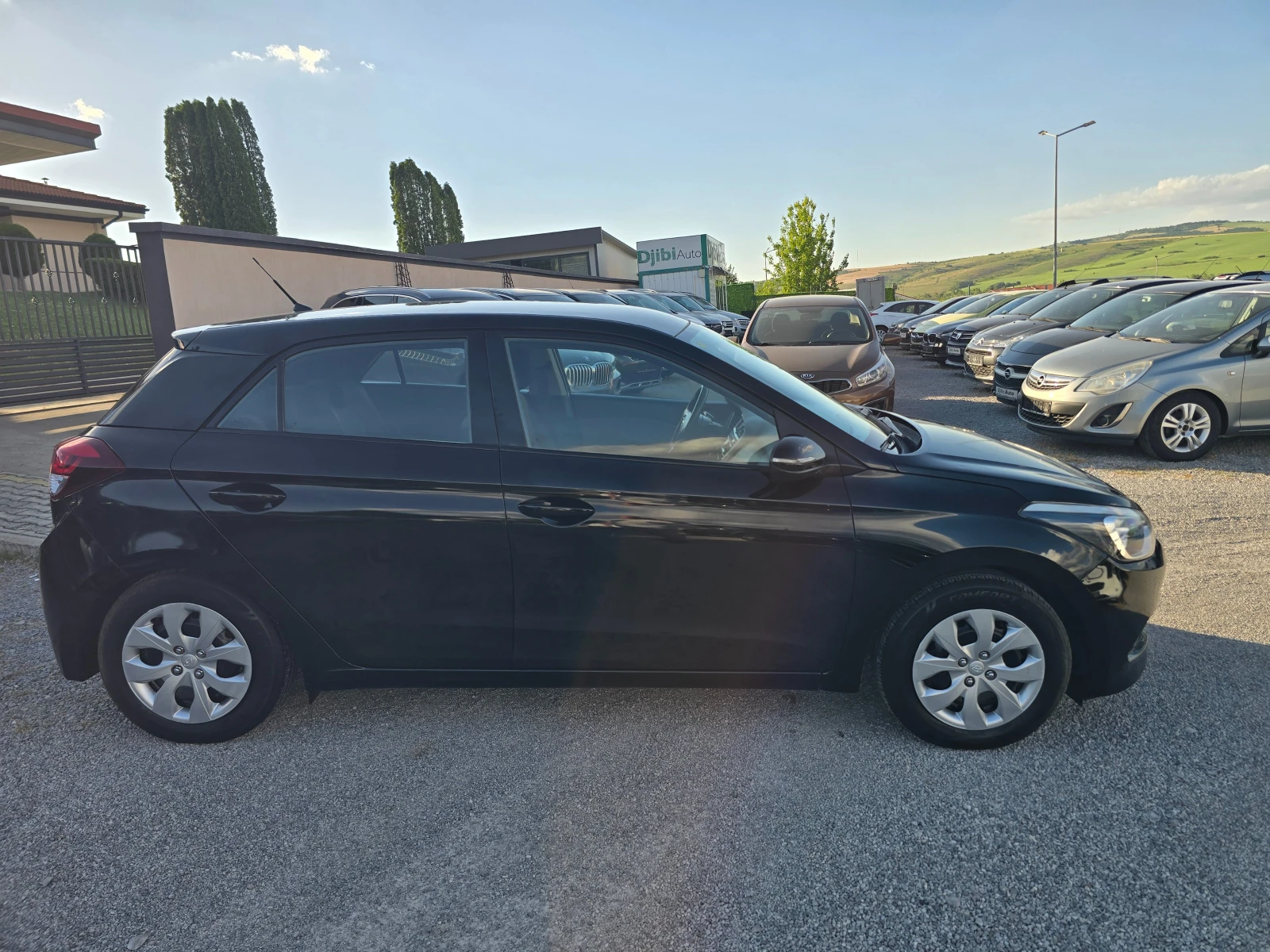 Hyundai I20 1.2i-85k.c-EURO-6, снимка 4 - Автомобили и джипове - 54703338