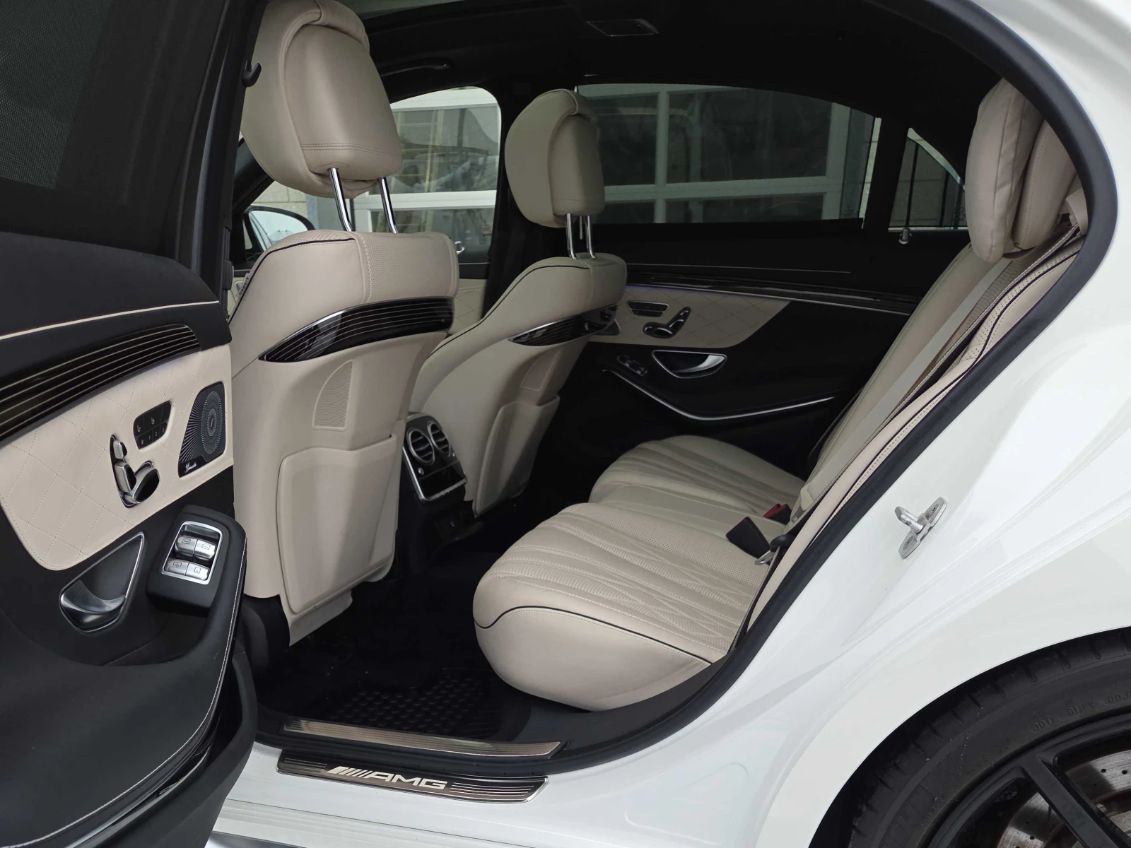 Mercedes-Benz S 63 AMG DESIGNO* ВСИЧКИ ВЪЗМОЖНИ ЕКСТРИ* БРУТАЛНА, снимка 16 - Автомобили и джипове - 54958243