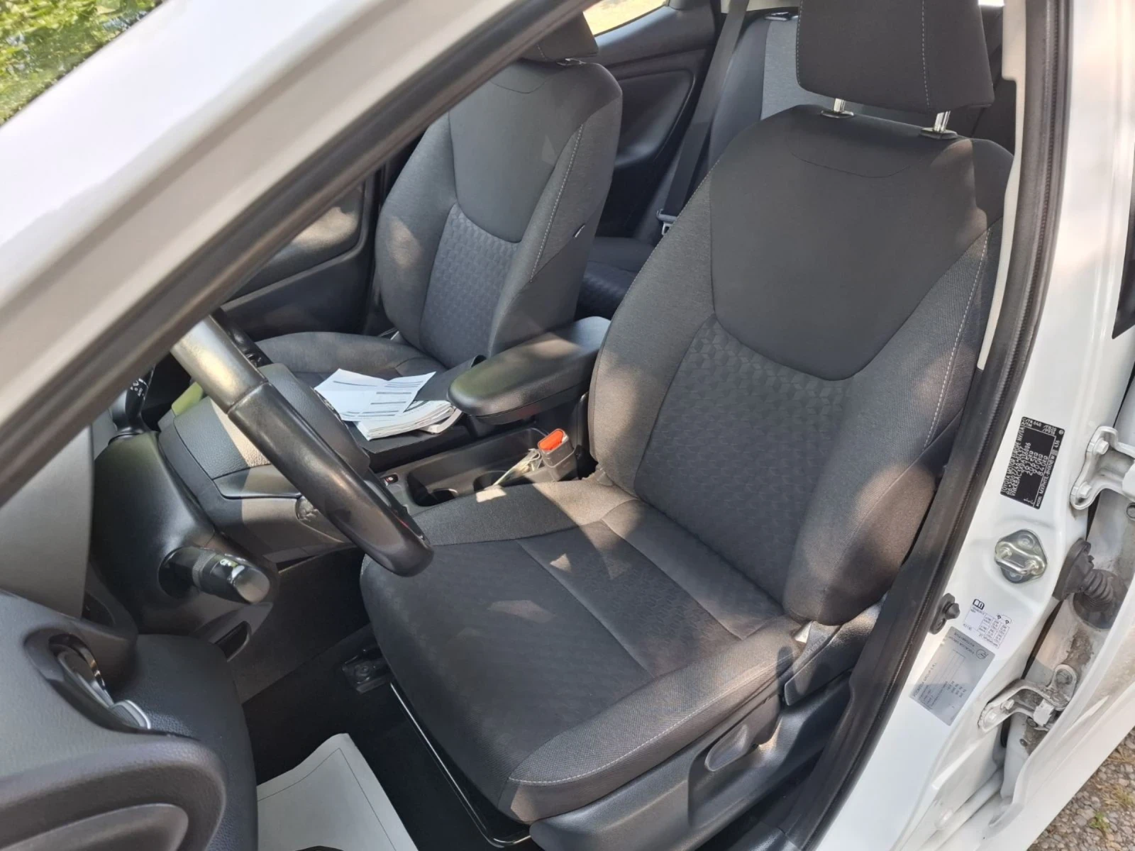 Toyota Yaris * * 1.5 HYBRID LOUNGE* * 75218km* * ITALY* * 2021*, снимка 8 - Автомобили и джипове - 55016808