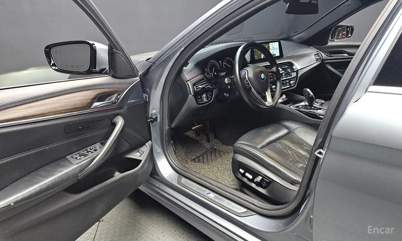 BMW 530 M Sport Plus, снимка 7 - Автомобили и джипове - 55444945