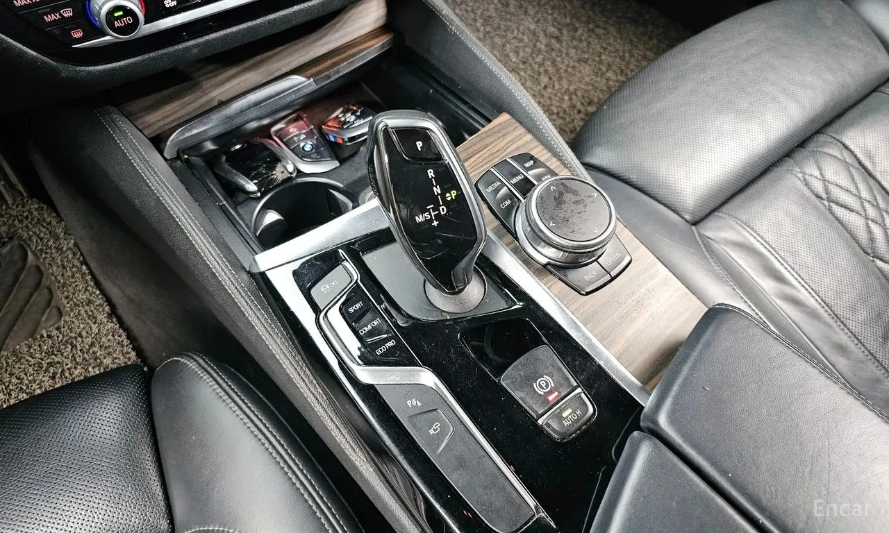 BMW 530 M Sport Plus, снимка 12 - Автомобили и джипове - 55444945