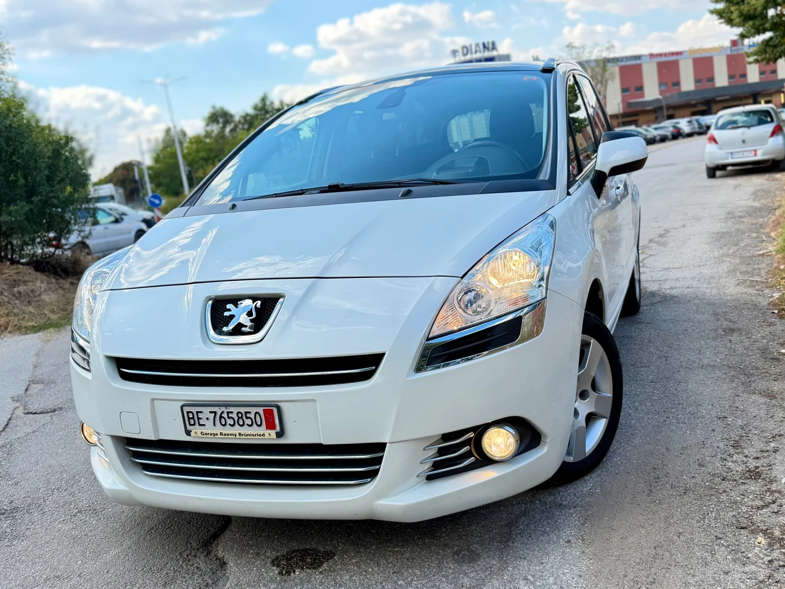 Peugeot 5008 2.0HDI!!Швейцария!7места!Стъклен таван!, снимка 2 - Автомобили и джипове - 56257663