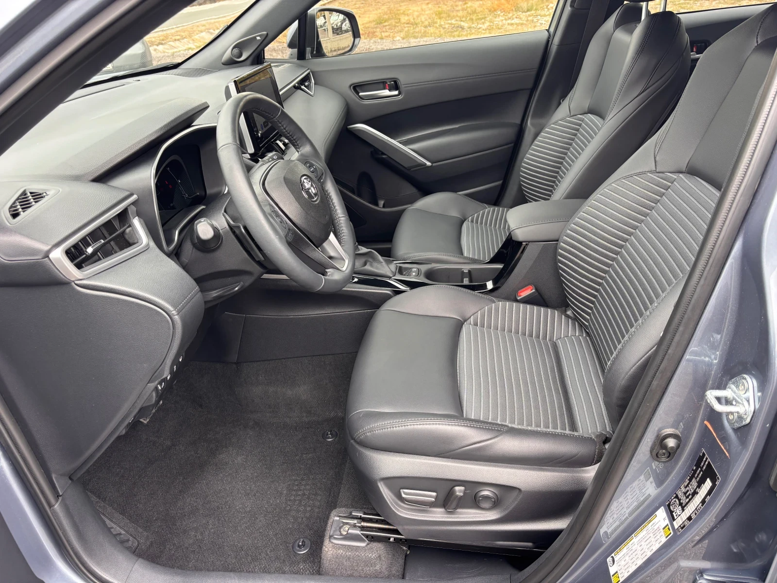 Toyota Corolla Cross 8400км !!!, снимка 6 - Автомобили и джипове - 56583986