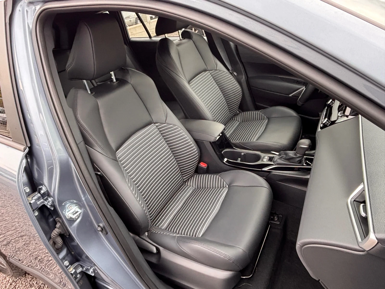 Toyota Corolla Cross 8400км !!!, снимка 8 - Автомобили и джипове - 56583986