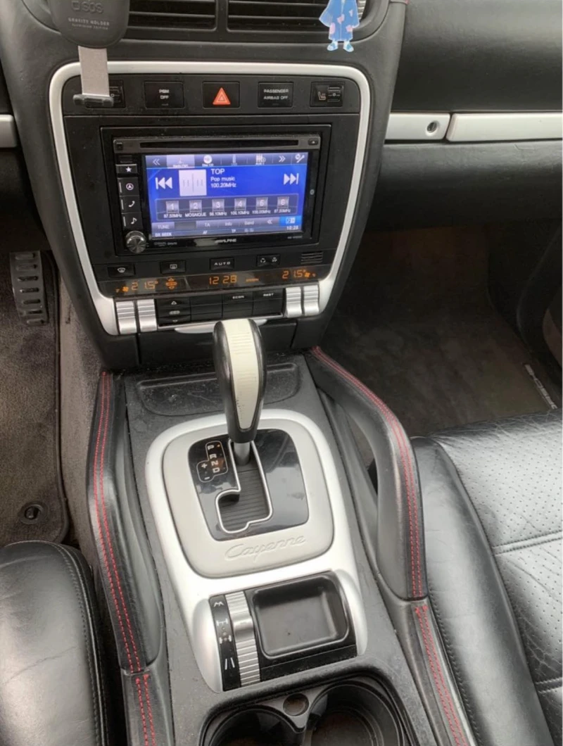 Porsche Cayenne 3.2 Швейцария, снимка 8 - Автомобили и джипове - 53419687