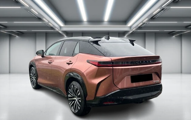 Lexus RZ 450e = NEW = Launch Package Гаранция - изображение 2