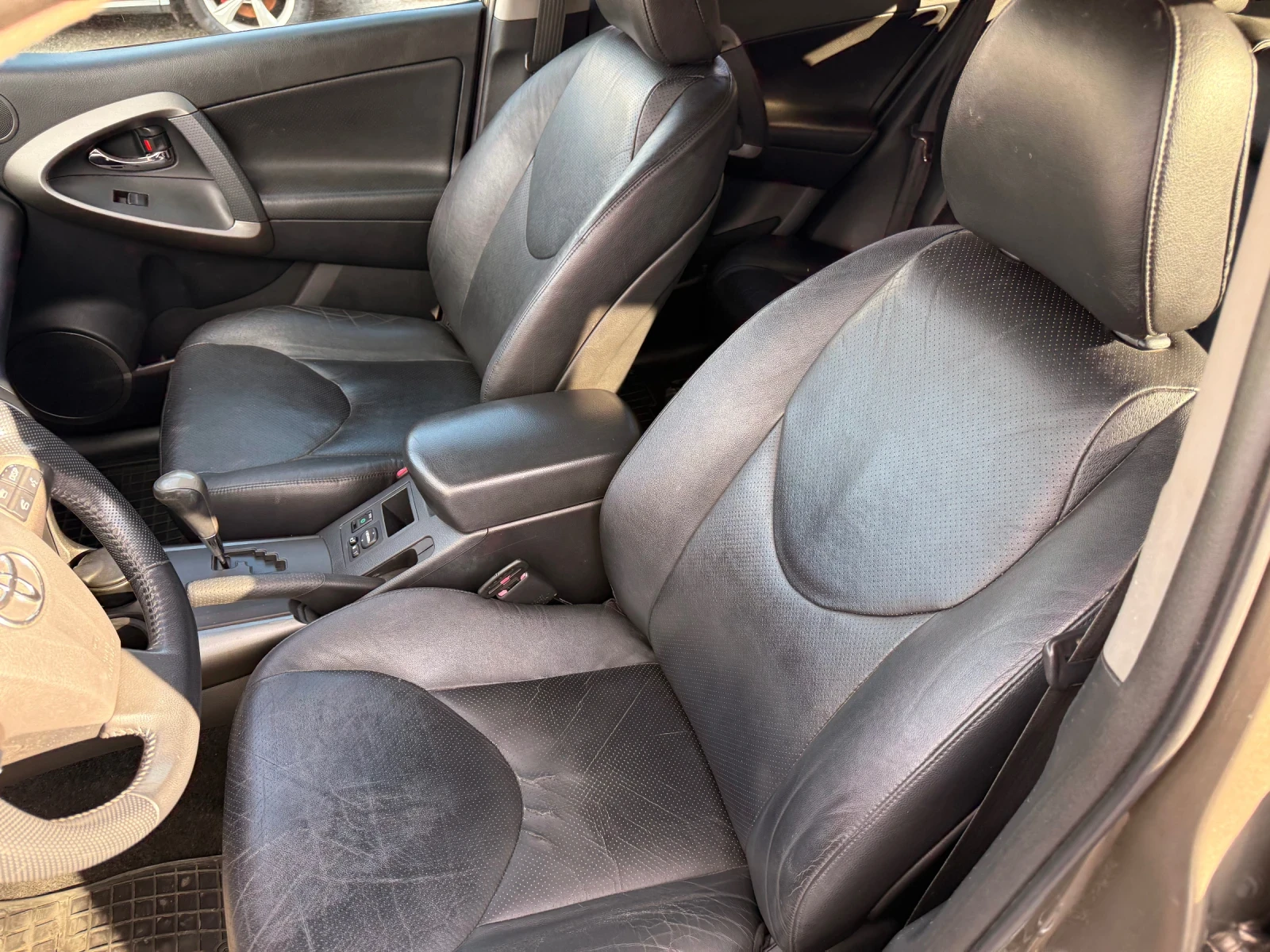 Toyota Rav4 2.0D4D FACE AUTOMATIC KAMERA - изображение 9