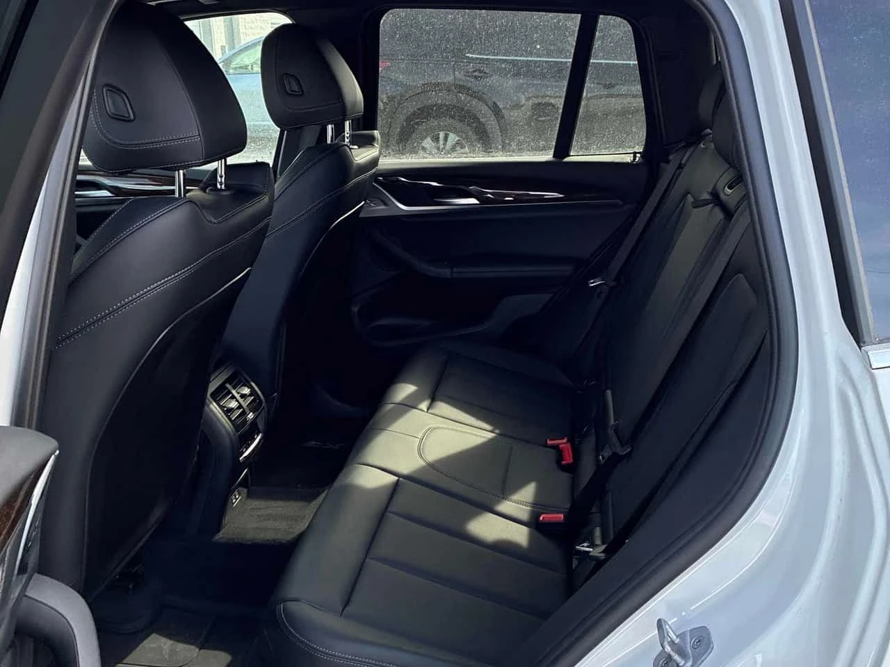 BMW X3 * xDrive30i * ПОДГРЕВИ* ПАНОРАМА* KEYLESS* , снимка 14 - Автомобили и джипове - 53917451