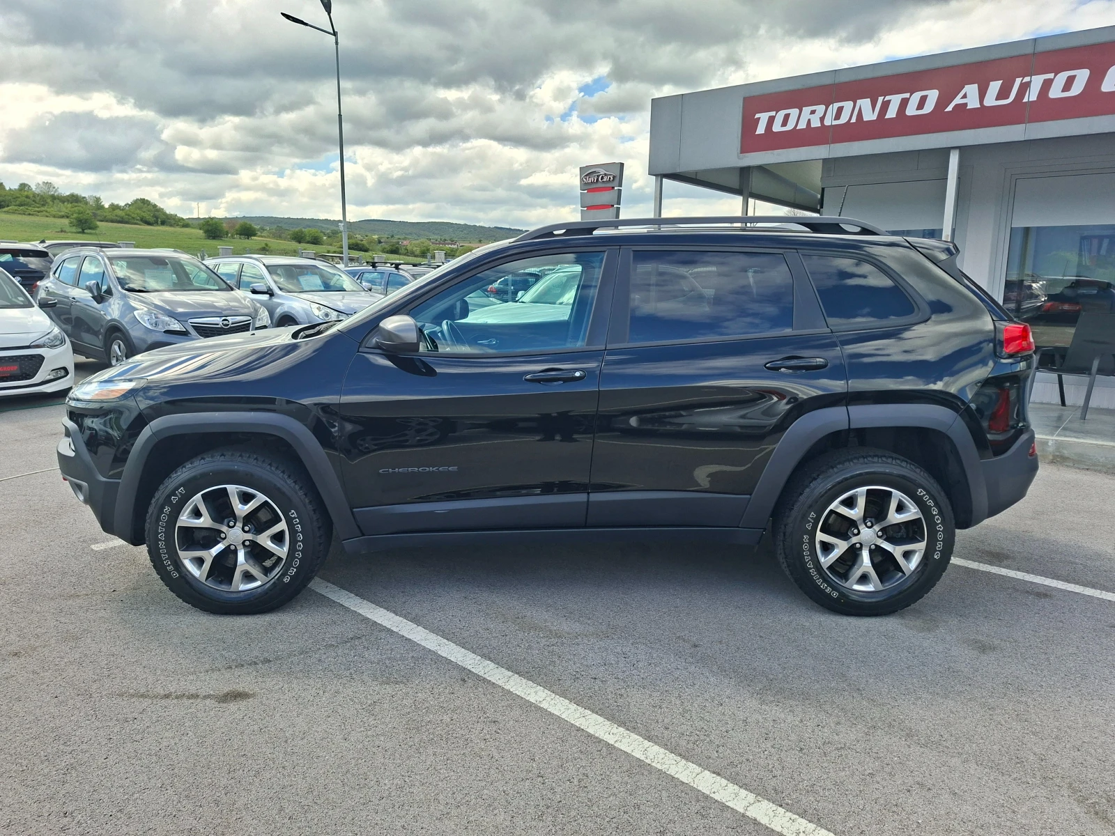 Jeep Cherokee TRAILHAWK 3.2 v6 274hp, снимка 3 - Автомобили и джипове - 54387549