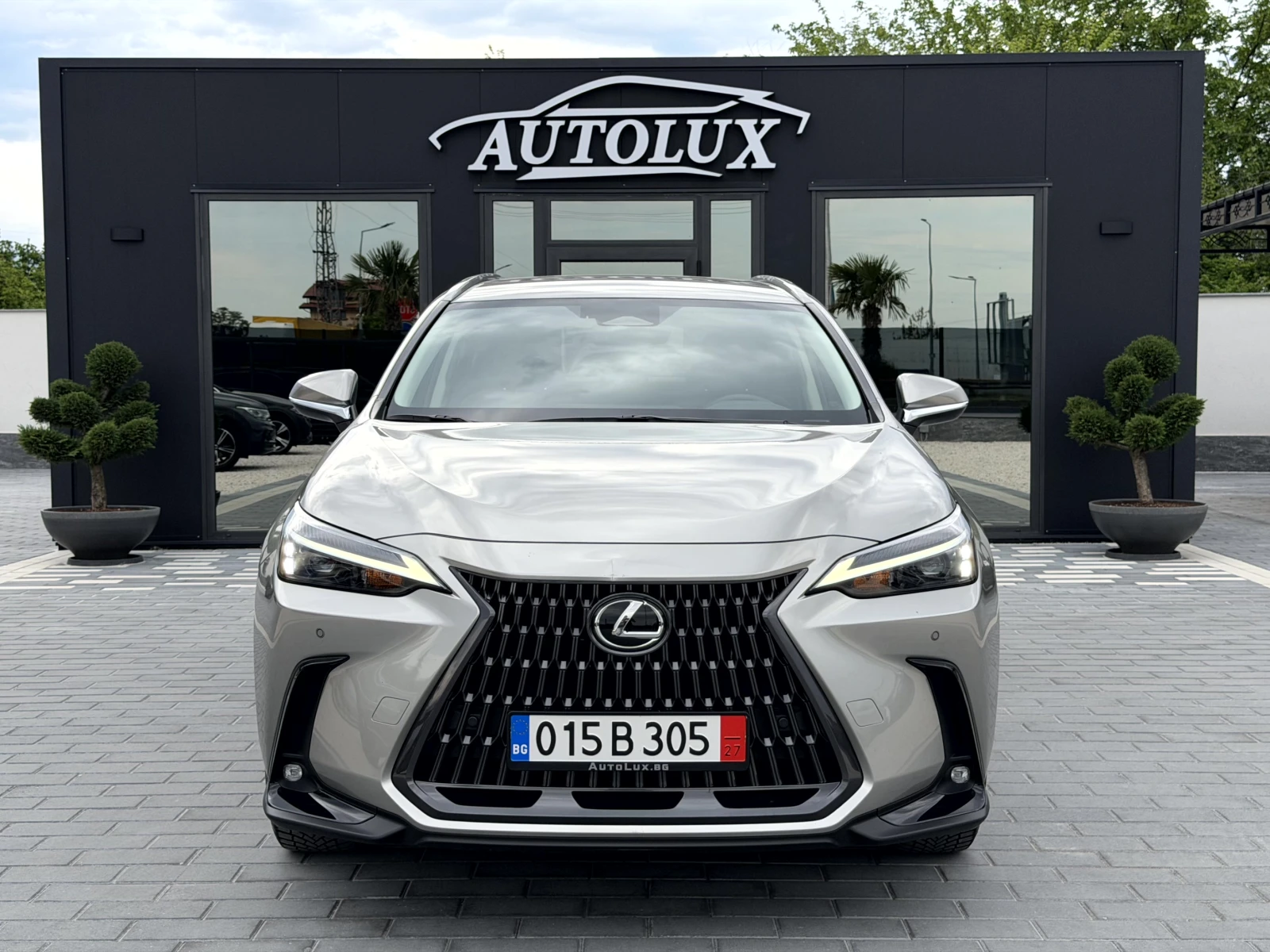 Lexus NX 450 h+ В ГАРАНЦИЯ/ОБСЛУЖЕН 2.5Plug-In Hybrid 4WD НОВ!!, снимка 2 - Автомобили и джипове - 54487213