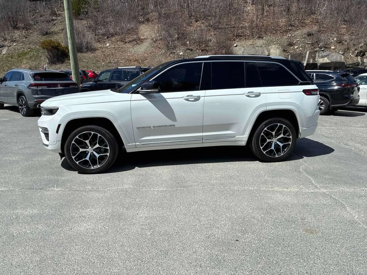 Jeep Grand cherokee * Summit Reserve * ЛИЦЕНЗИРАН ДИЛЪР, снимка 2 - Автомобили и джипове - 54683717
