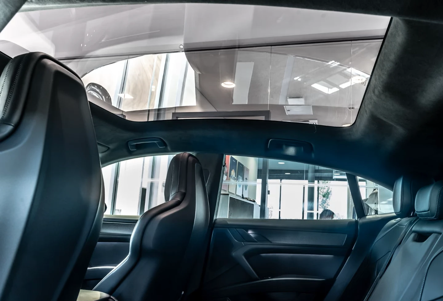 Porsche Cayenne COUPE* TURBO ELECTRIC* BURM* DISTR* PANO* KEYLESS*, снимка 11 - Автомобили и джипове - 55610135