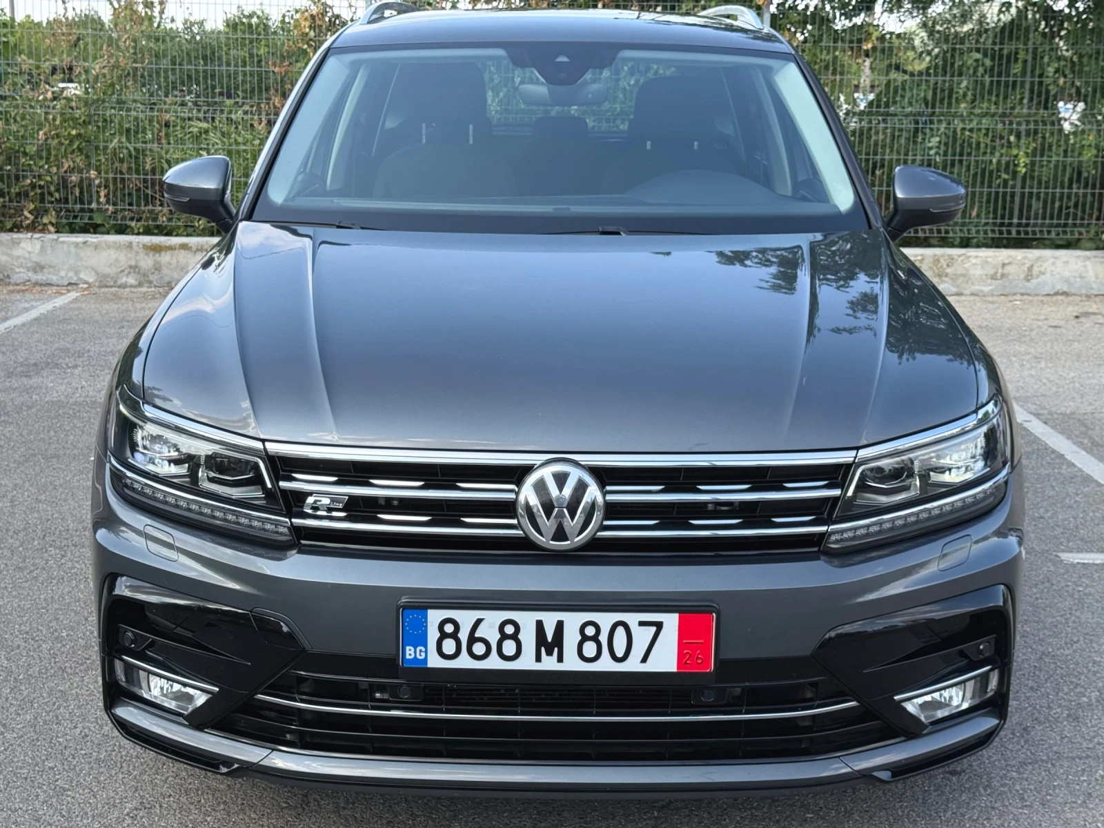 VW Tiguan R line* Full LED* 4x4* Digital* Avtomat, снимка 2 - Автомобили и джипове - 55680691