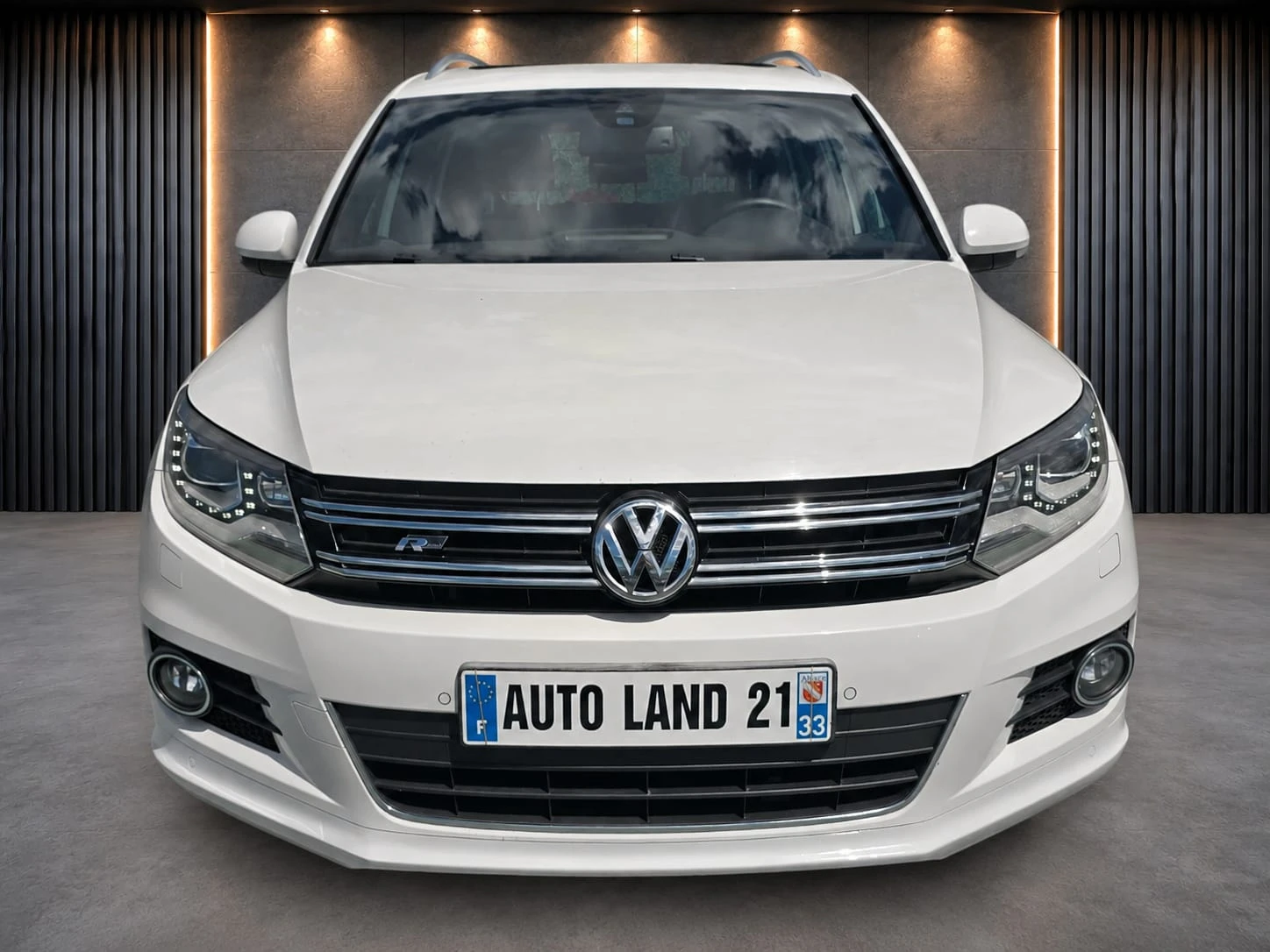 VW Tiguan 2.0TDI* R-Line* 4 Motion* AUTOMATIC, снимка 2 - Автомобили и джипове - 55767707