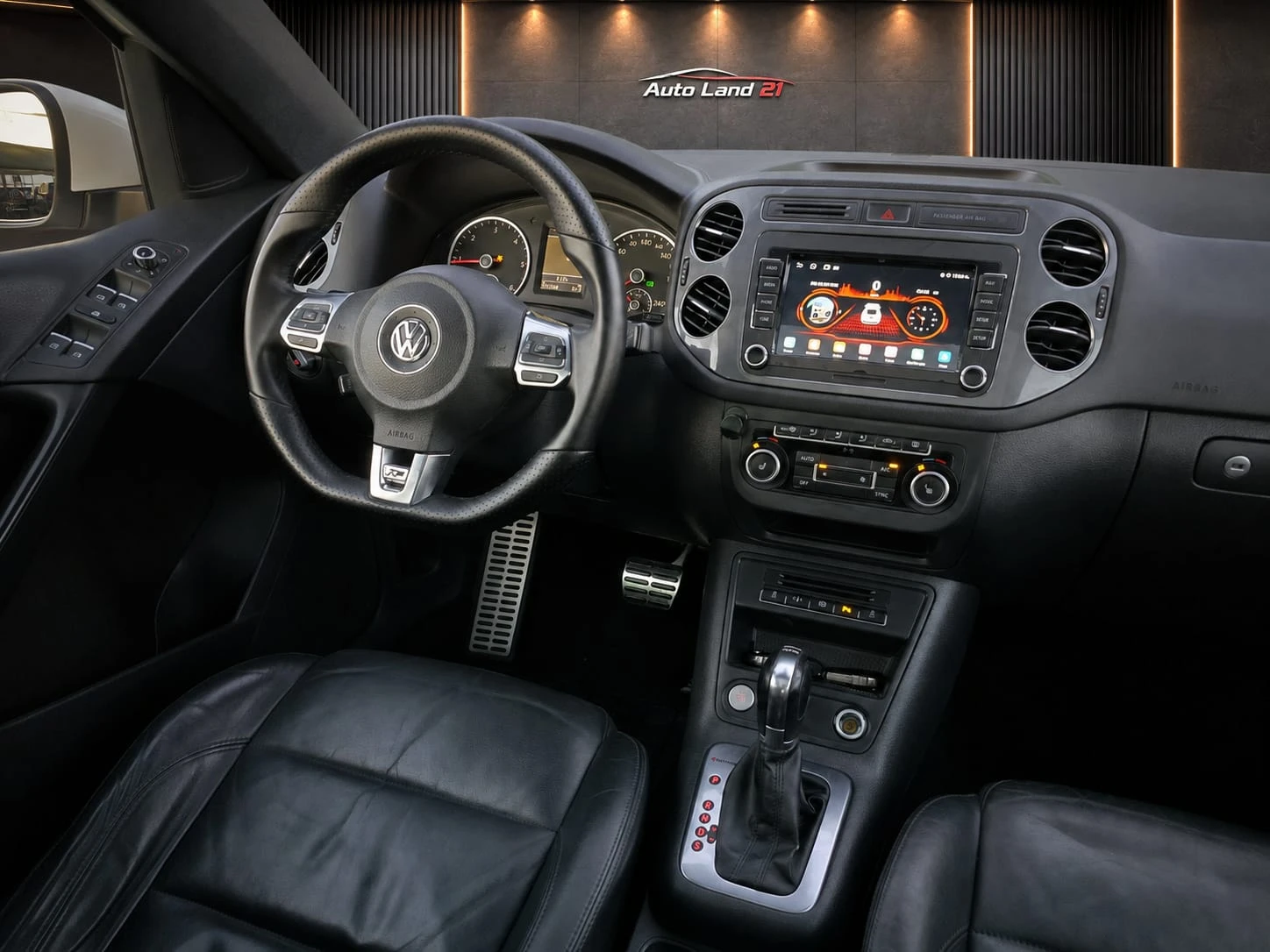 VW Tiguan 2.0TDI* R-Line* 4 Motion* AUTOMATIC, снимка 15 - Автомобили и джипове - 55767707