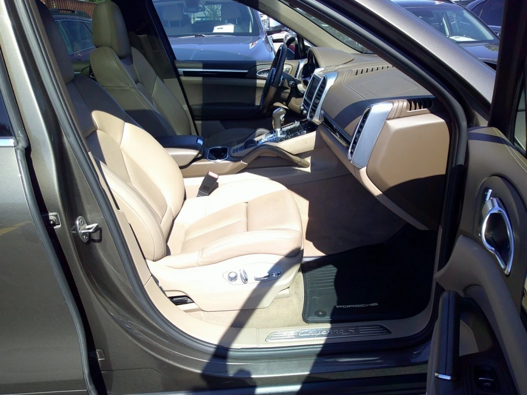 Porsche Cayenne Hybrid S, снимка 8 - Автомобили и джипове - 56597172