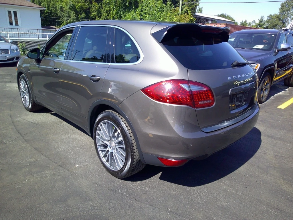Porsche Cayenne Hybrid S, снимка 3 - Автомобили и джипове - 56597172