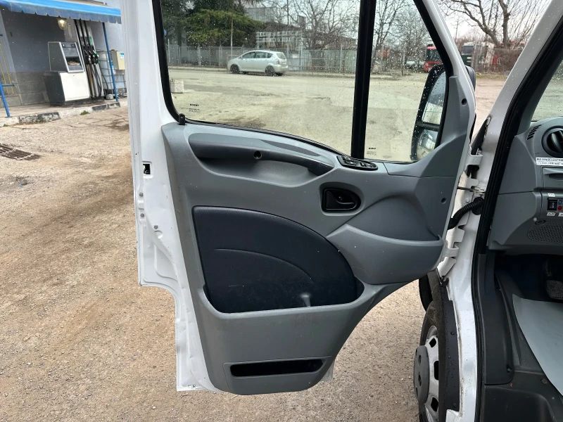 Iveco Daily 50C15* 3.5т.* 84.000км* Чисто нов, снимка 10 - Бусове и автобуси - 48995190