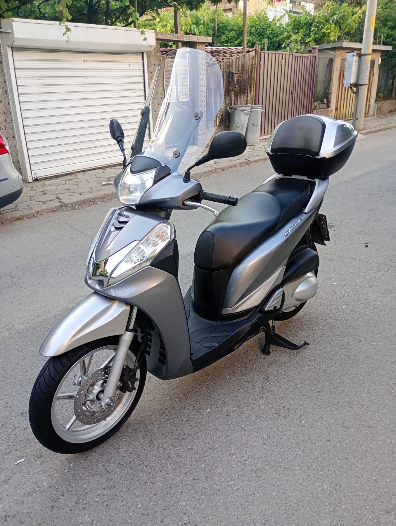 Honda Sh 300Инжекцион 2011г., снимка 15 - Мотоциклети и мототехника - 55154000
