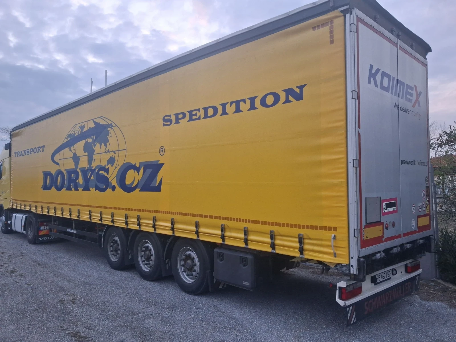 Полуремарке Schwarzmuller J-Series Varios