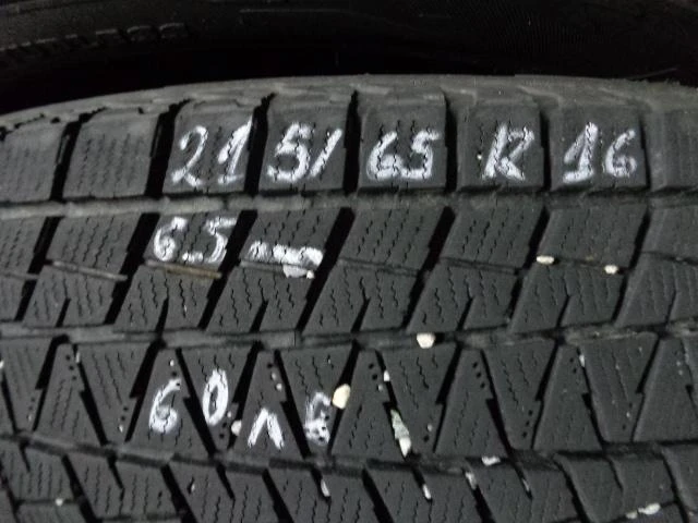 Гуми Зимни 215/65R16, снимка 1 - Гуми и джанти - 12742470