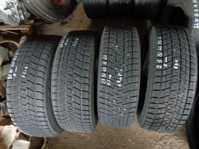 Гуми Зимни 215/65R16, снимка 2 - Гуми и джанти - 12742470